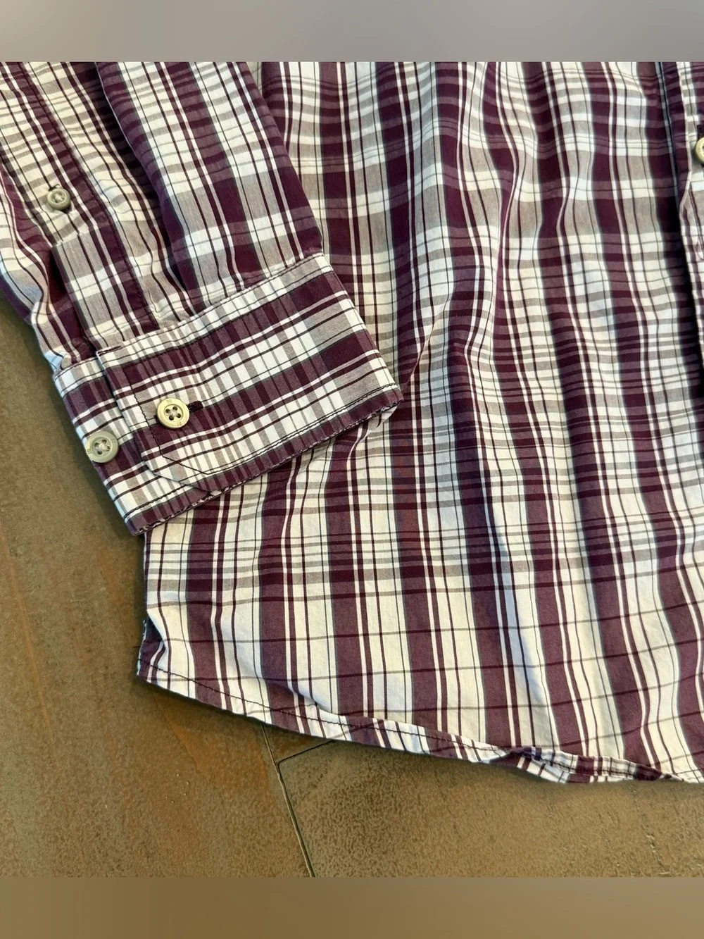 Banana Republic Men’s Button Up Long Sleeve Shirt Sz M Purple White Plaid